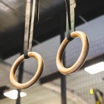 La paire d'anneaux de gymnastique en bois  - Cage Cross-Training - Fitness - Réathlétisation - Rééducation - Kiné - SVELTUS