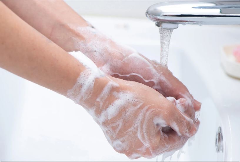 Les gestes du kiné se laver les mains