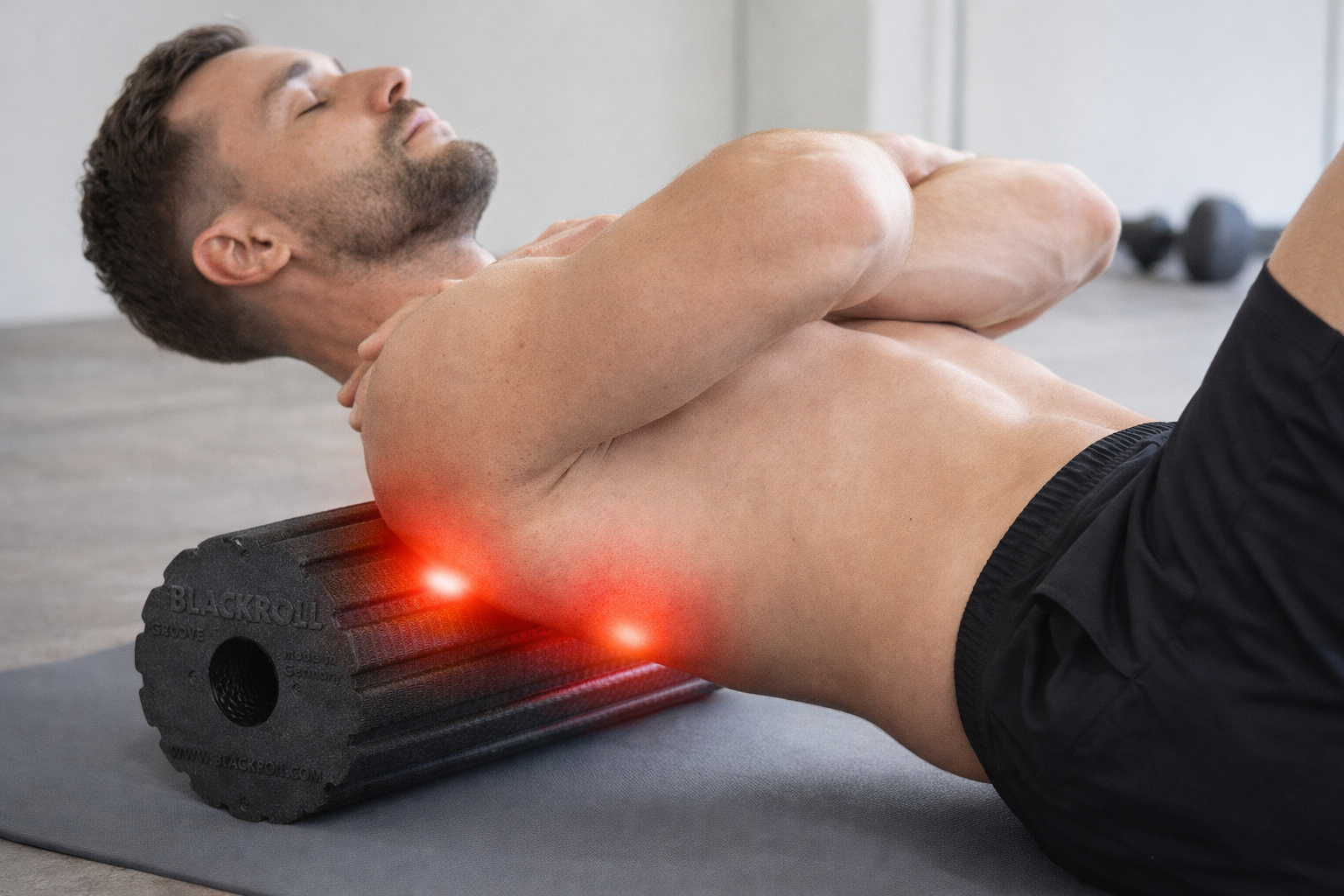 Exercice de dos avec rouleau de massage pour rééducation et mobilité