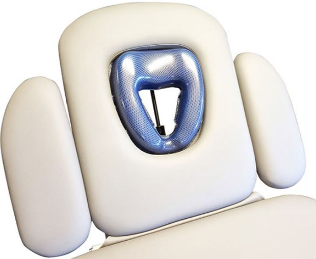 coussin novaplus integré dans une ouverture faciale de table de massage
