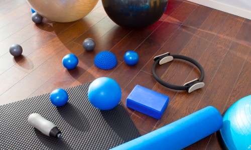 Ensemble d’équipements Pilates comprenant ballon, anneau, bloc de yoga et foam roller